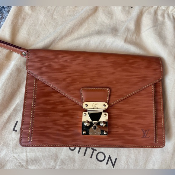 Louis Vuitton Handbags - Authentic Louis Vuitton Epi Pochette Sellier dragonnee clutch brown